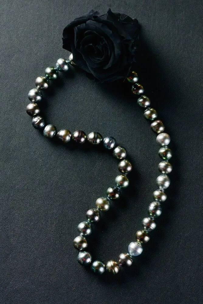 Rang de perles de Tahiti, création Joaillerie Brunner à Nancy